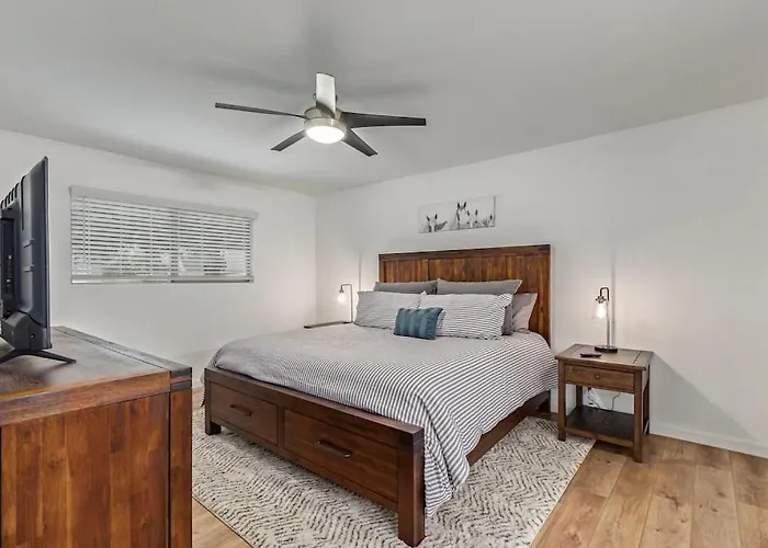 New Remodeled On Golf Course Mesa