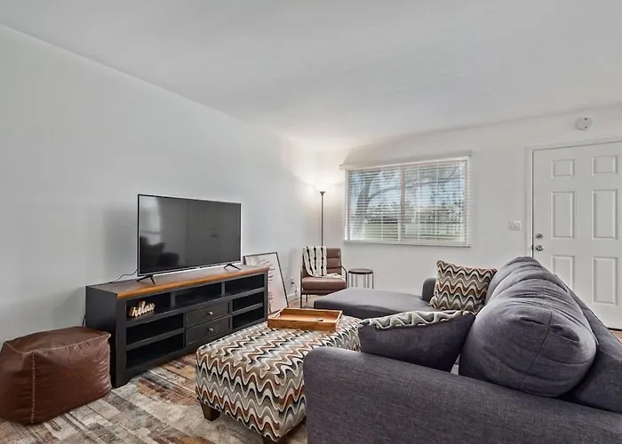 New Remodeled On Golf Course Holiday home *